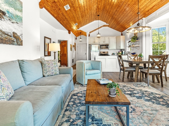 2-BR Azalea Suite at Jubilee Suites in Fairhope, AL