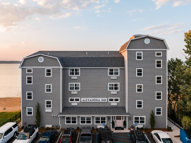 Front of Alexandra Inn hotel