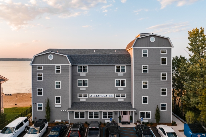 Front of Alexandra Inn hotel