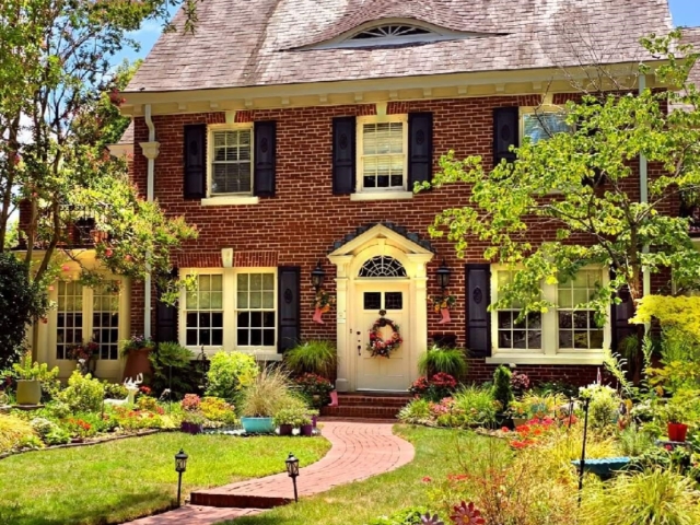 Front exterior of inn