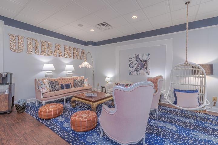 The Chesapeake Inn lobby living room