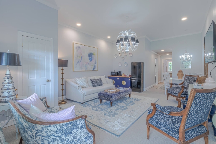 suite from door