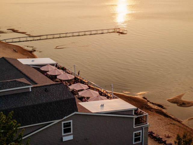 Waterfront bar and restaurant at Alexandra Inn