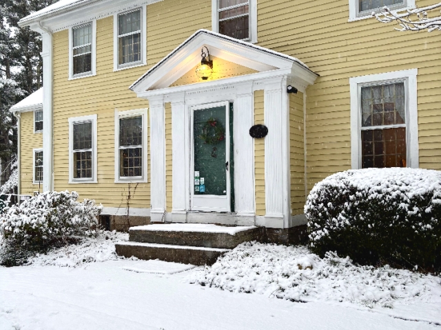 1807 Yellow house in the snow