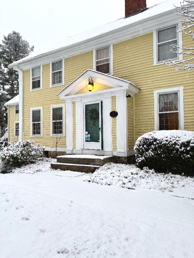 1807 Yellow house in the snow