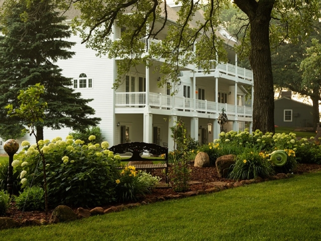 The Oakwood Inn verandas and gardens