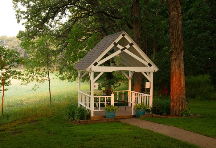 The Oakwood Inn gazebo
