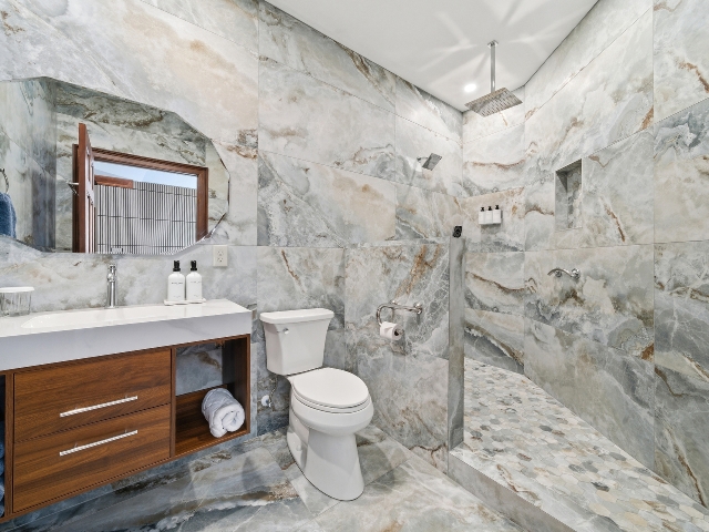 Atherton Jr Suite bathroom