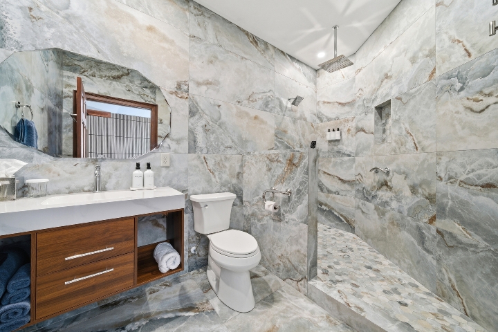 Atherton Jr Suite bathroom