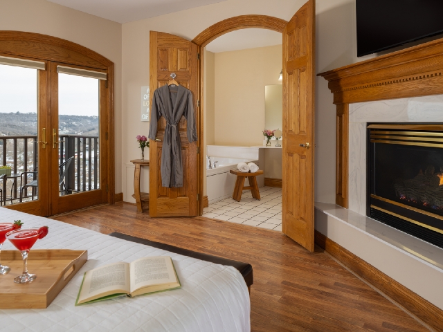 Cynthiana Luxury Suite