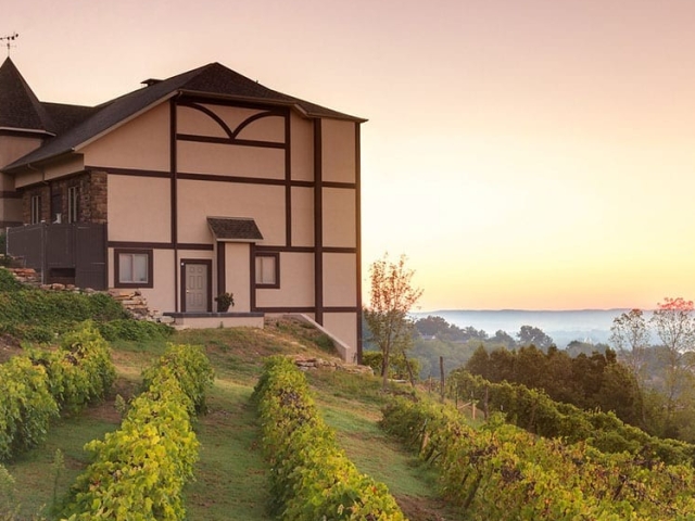 Hermann Hill inn and vineyard