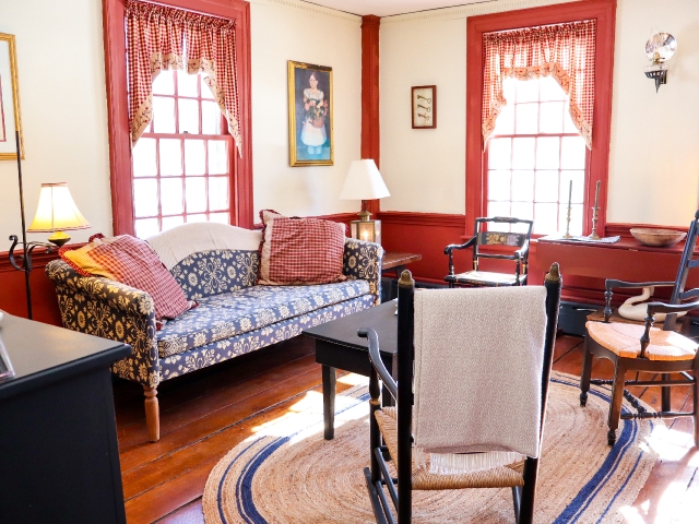 1807 Family Room