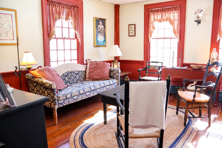 1807 Family Room
