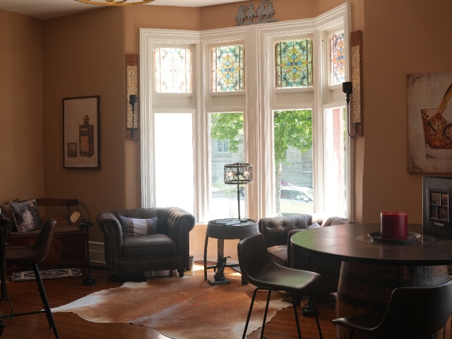 Triple Crown Bar - 1