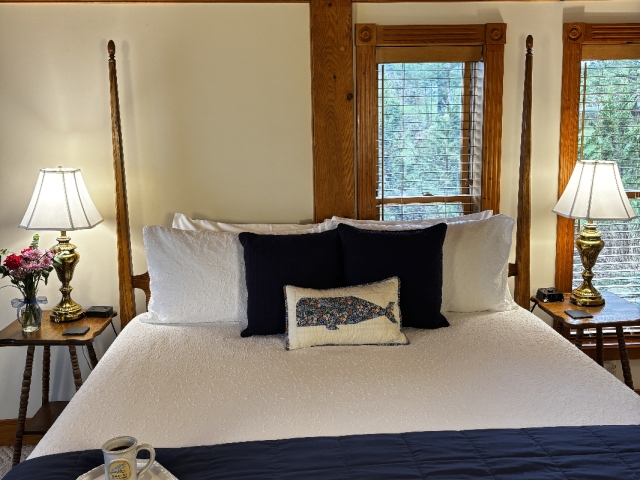 Captains Quarters bed