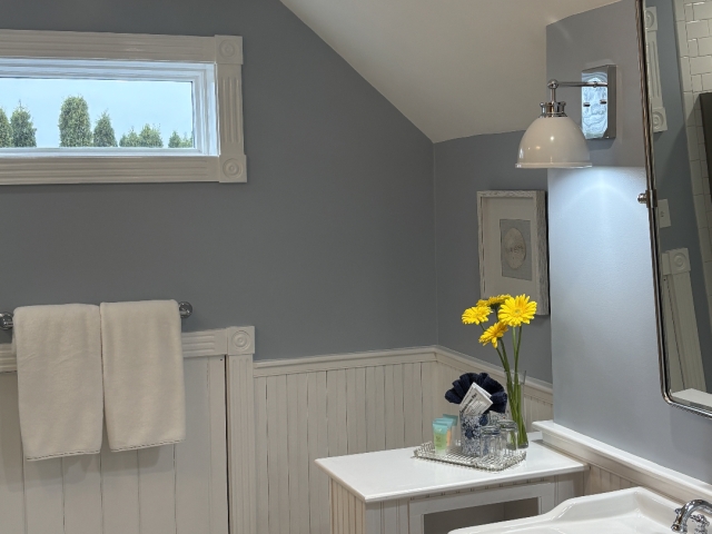 Crows Nest bathroom