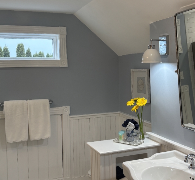Crows Nest bathroom