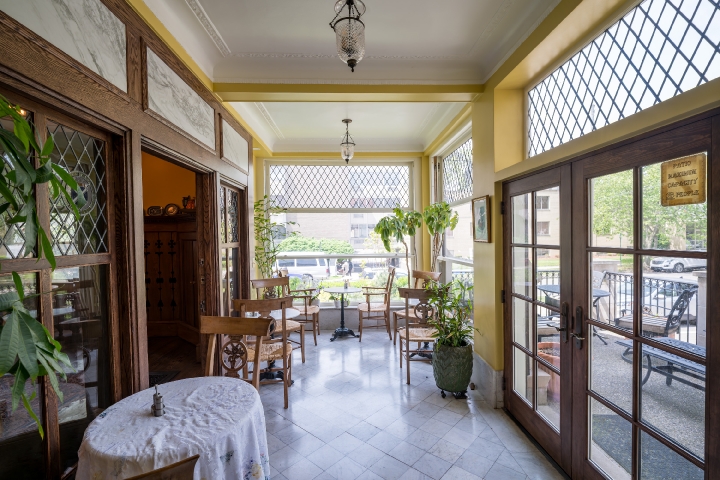Sunroom Yellow