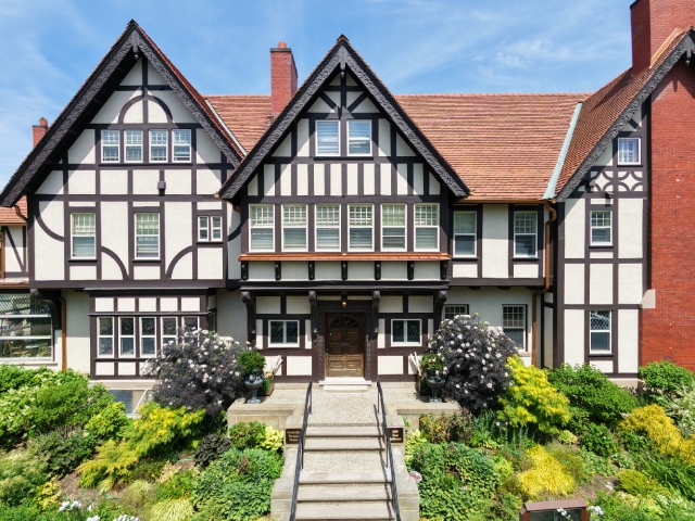largest mansion in Indian village