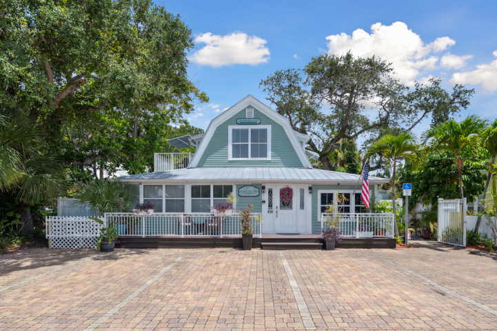 Seaglass Inn