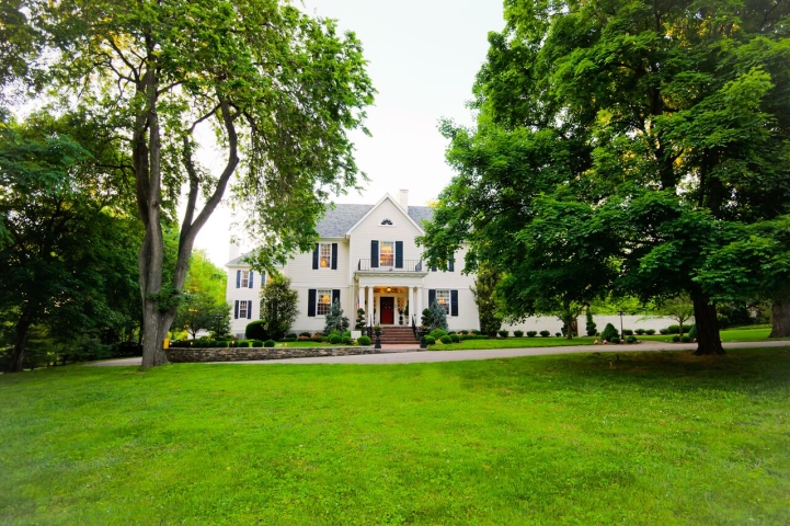 The front lawn of A Storybook Inn
