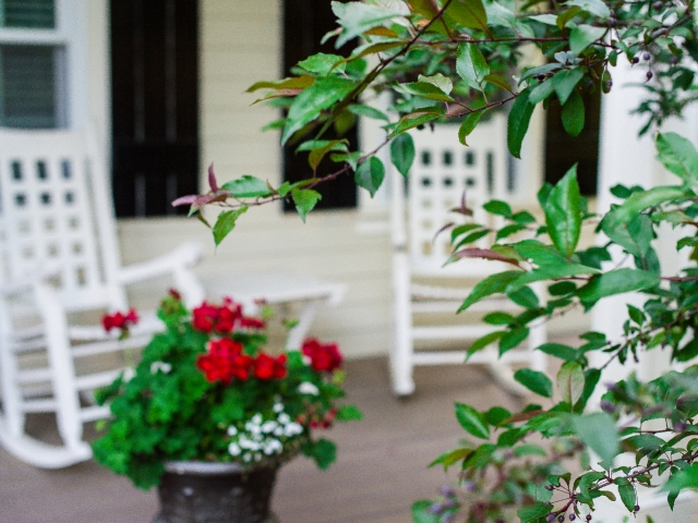 Guesthouse Front Porch rocking chairs